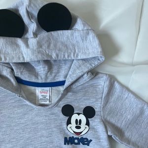 Disney 18 months toddler sweat shirt - pullover hoodie - Mickey Mouse sweater